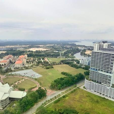 C0704 Almas Suite Seaview & Netflix Stay نوساجايا المظهر الخارجي الصورة