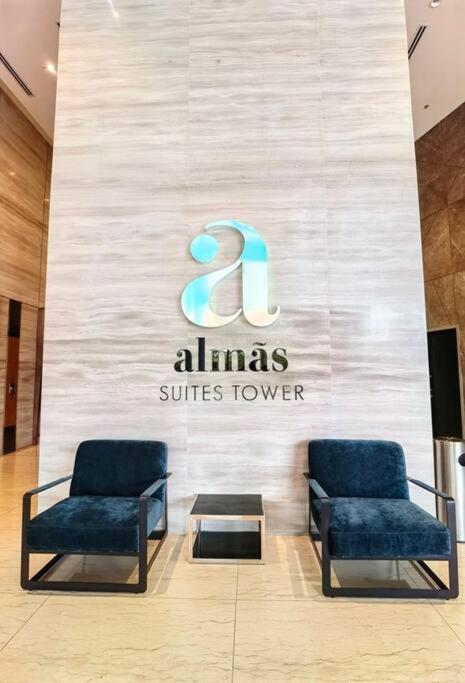 C0704 Almas Suite Seaview & Netflix Stay نوساجايا المظهر الخارجي الصورة