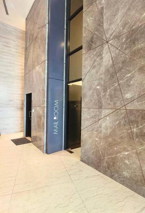 C0704 Almas Suite Seaview & Netflix Stay نوساجايا المظهر الخارجي الصورة