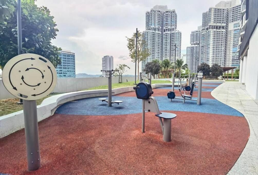 C0704 Almas Suite Seaview & Netflix Stay نوساجايا المظهر الخارجي الصورة