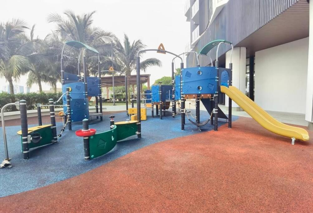 C0704 Almas Suite Seaview & Netflix Stay نوساجايا المظهر الخارجي الصورة
