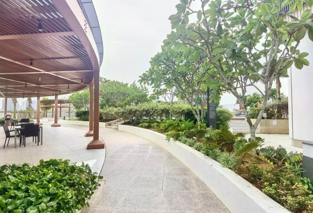 C0704 Almas Suite Seaview & Netflix Stay نوساجايا المظهر الخارجي الصورة