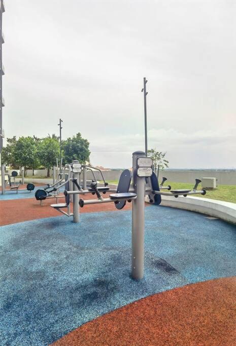 C0704 Almas Suite Seaview & Netflix Stay نوساجايا المظهر الخارجي الصورة